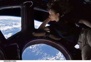 Illustration for article titled Selfies In Space!